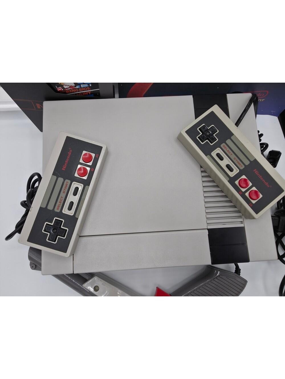 Nintendo NES Action Set Console CIB - Picture 5 of 8